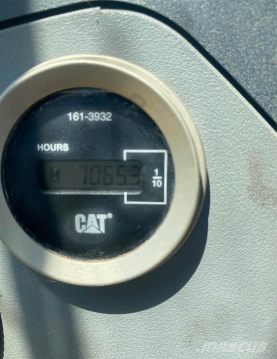 CAT 420E Kaivurikuormaajat