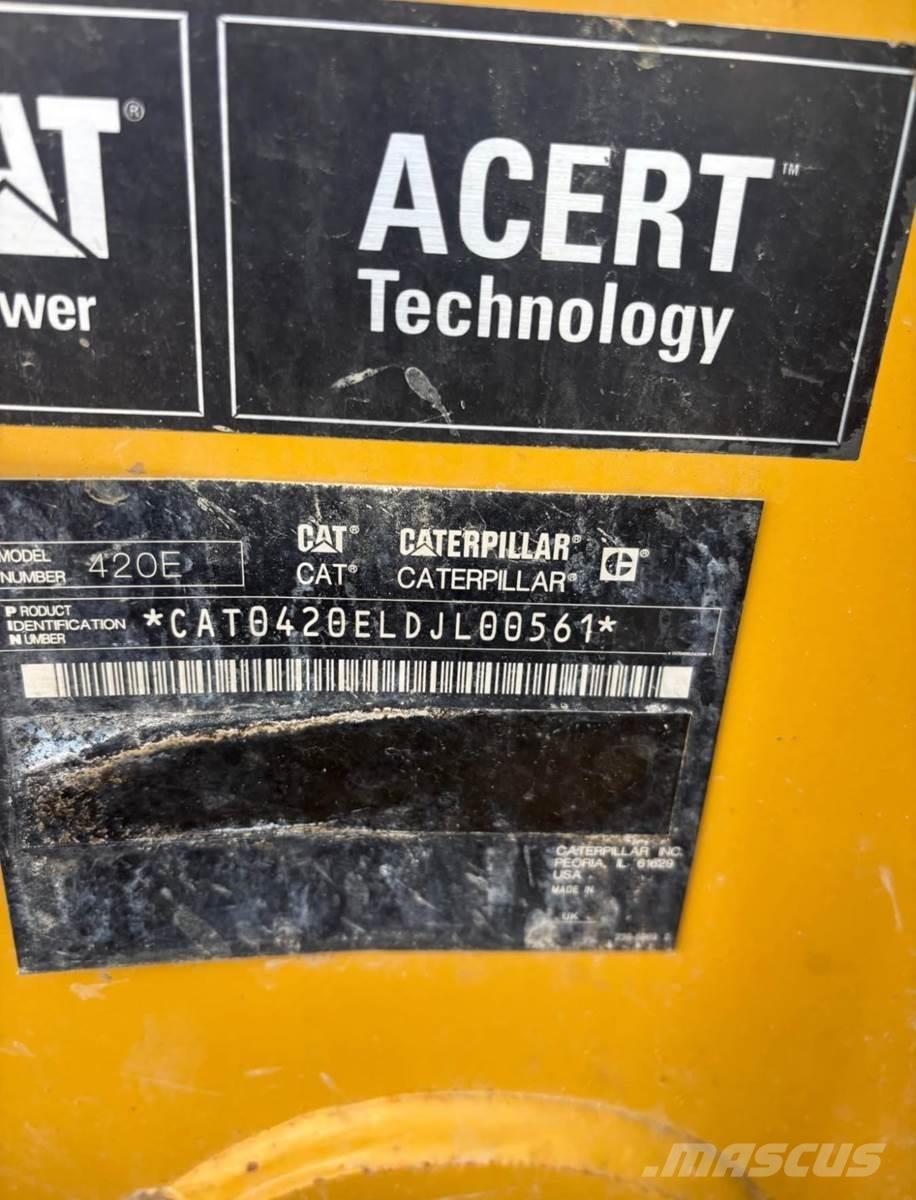 CAT 420E Kaivurikuormaajat