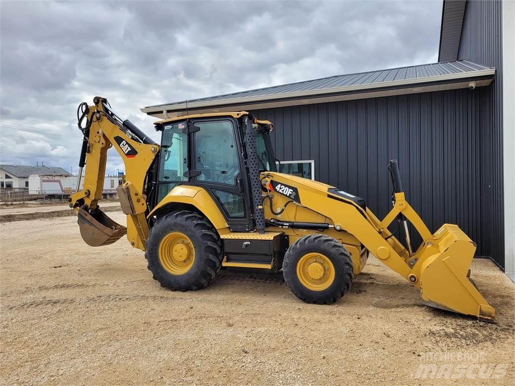 CAT 420F2 Kaivurikuormaajat