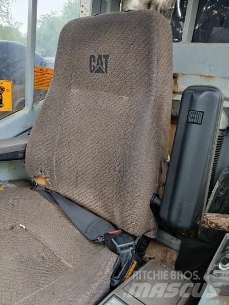 CAT 521 Kaatokasauskoneet