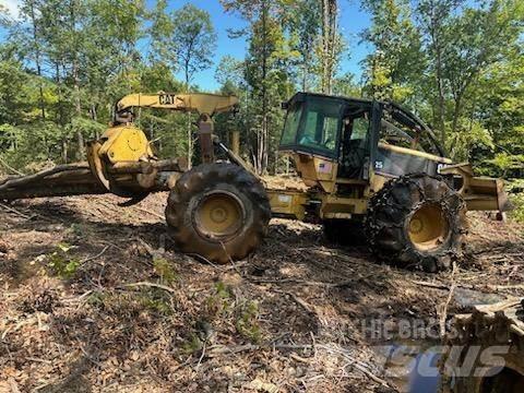 CAT 525 Juontokoneet