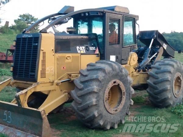 CAT 525C Juontokoneet