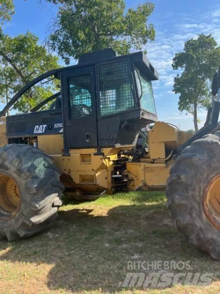 CAT 525C Juontokoneet