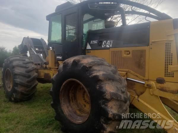 CAT 525C Juontokoneet