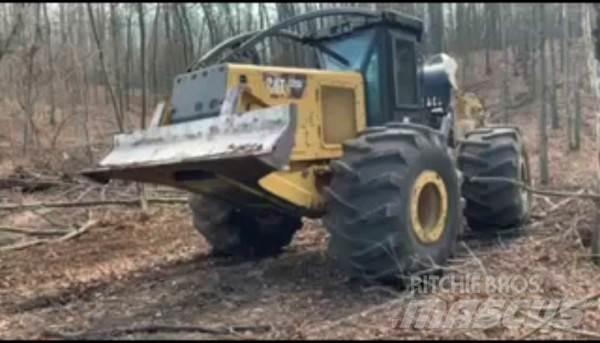 CAT 525D Juontokoneet