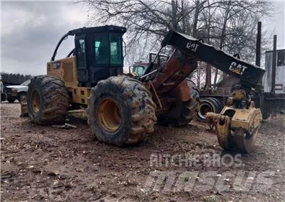 CAT 525D Juontokoneet