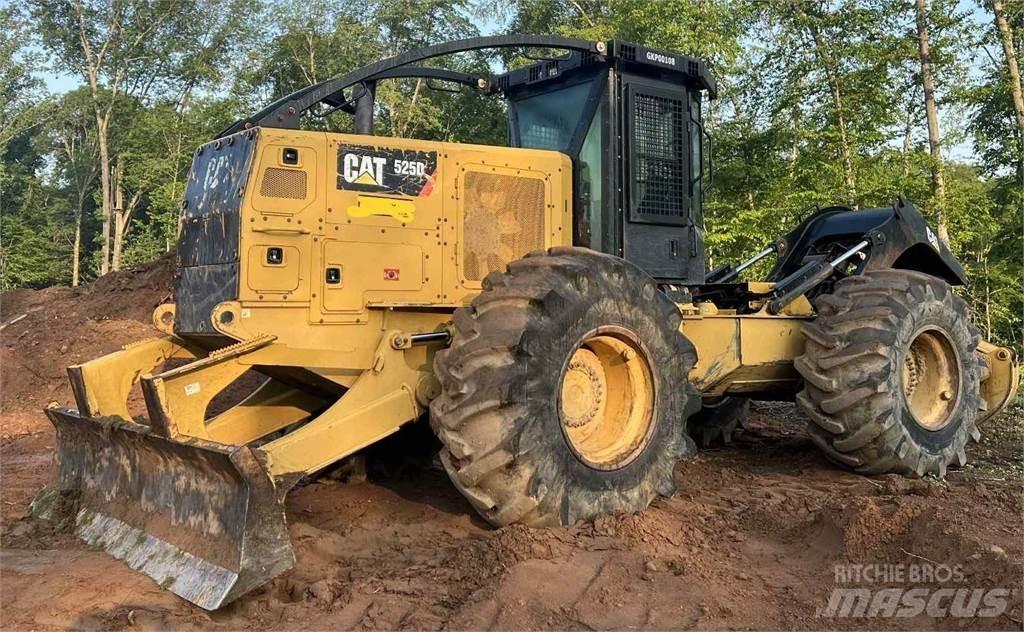 CAT 525D Juontokoneet