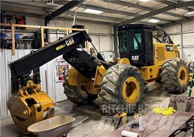 CAT 535D Juontokoneet