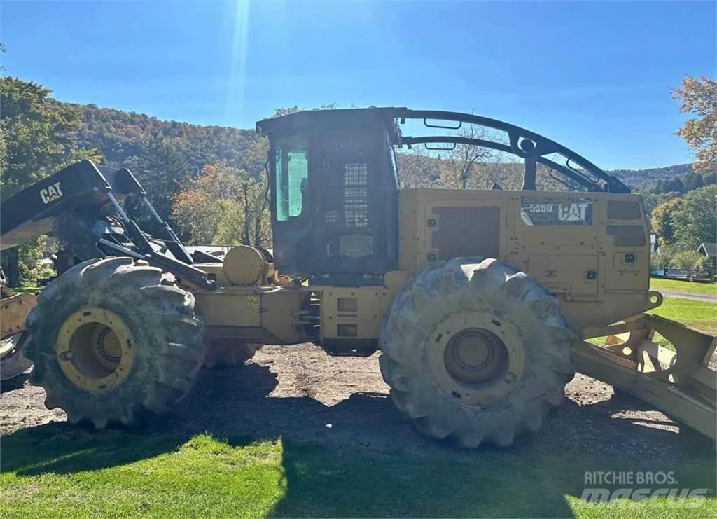 CAT 535D Juontokoneet