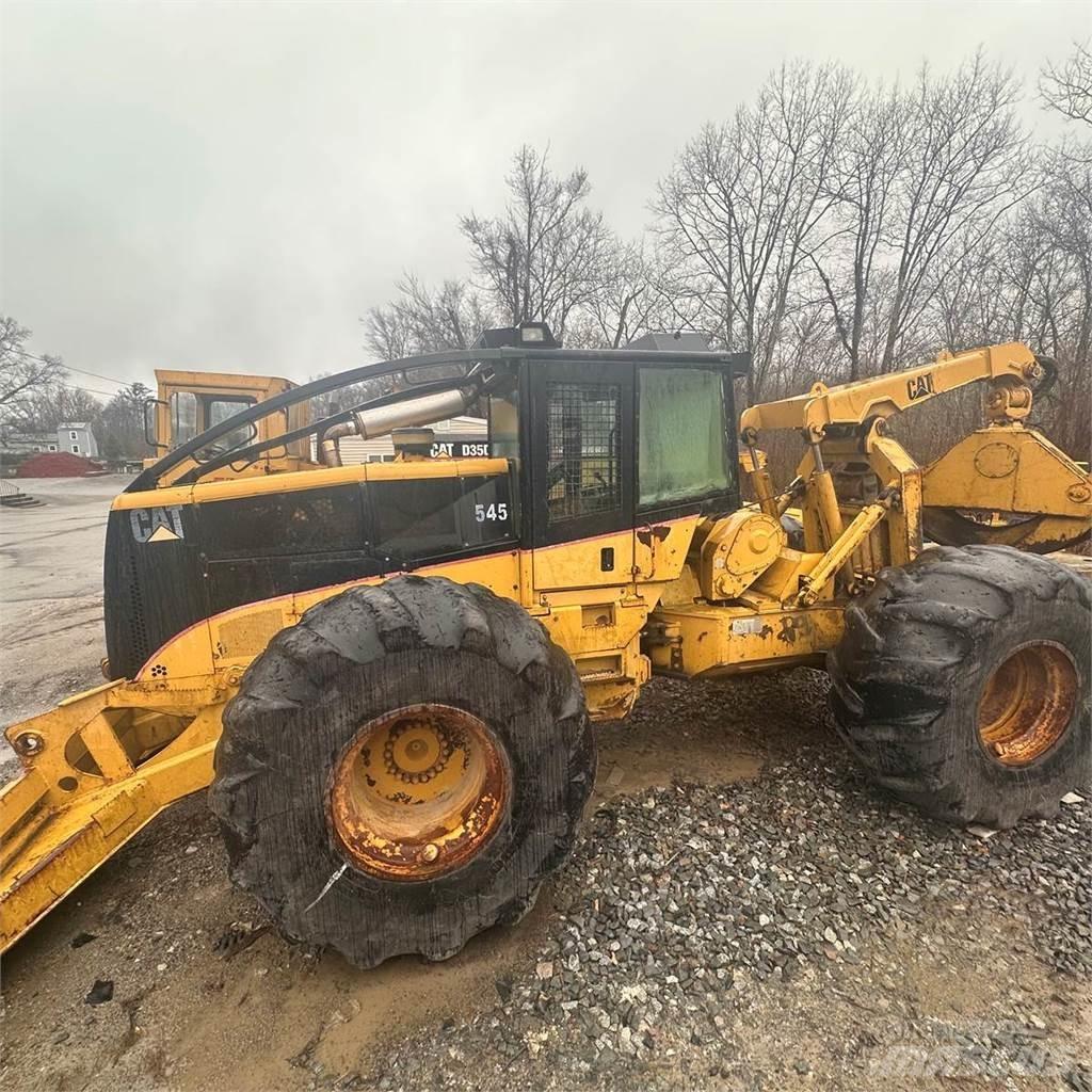 CAT 545 Juontokoneet