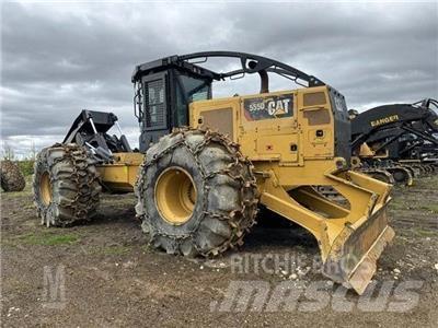 CAT 555D Juontokoneet