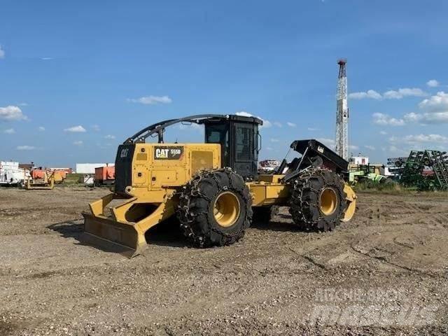CAT 555D Juontokoneet