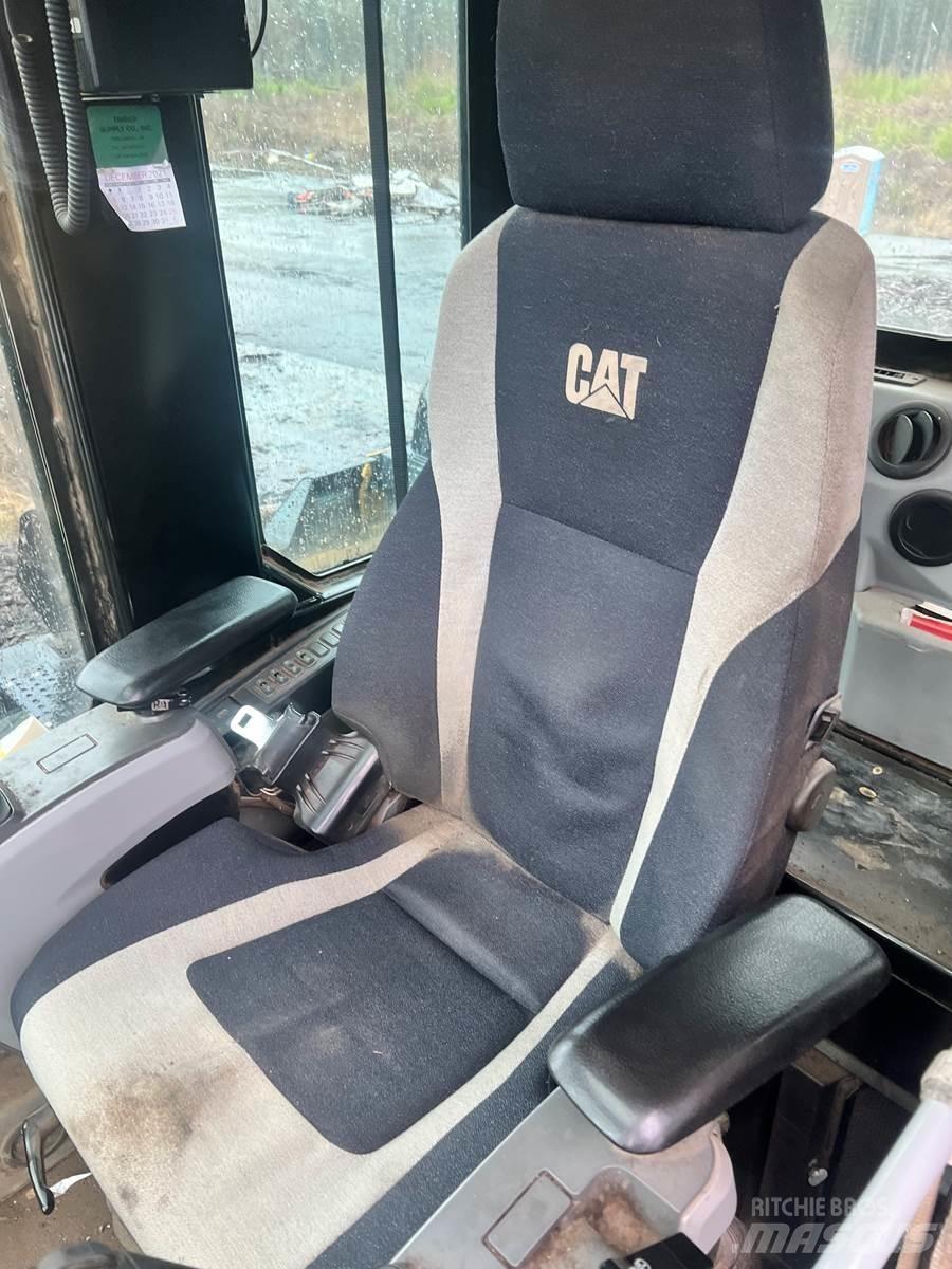 CAT 558LL Nivelpuomikuormaajat