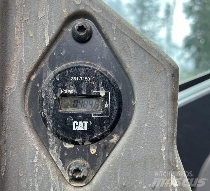 CAT 568 LL Nivelpuomikuormaajat