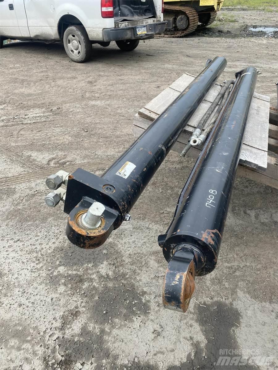 CAT 740B Muut