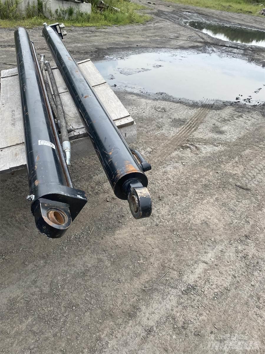 CAT 740B Muut