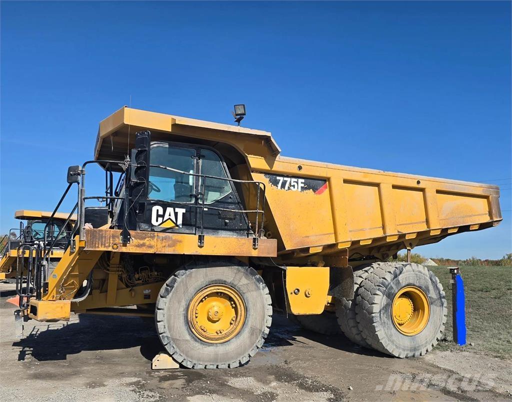 CAT 775F Dumpperit