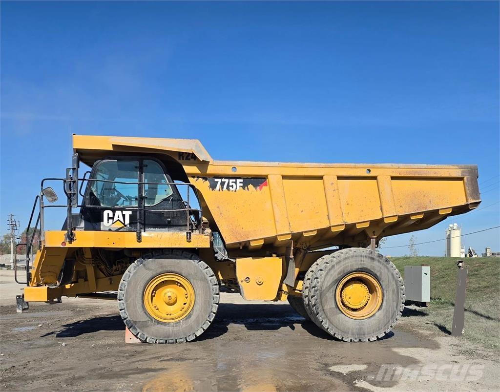 CAT 775F Dumpperit