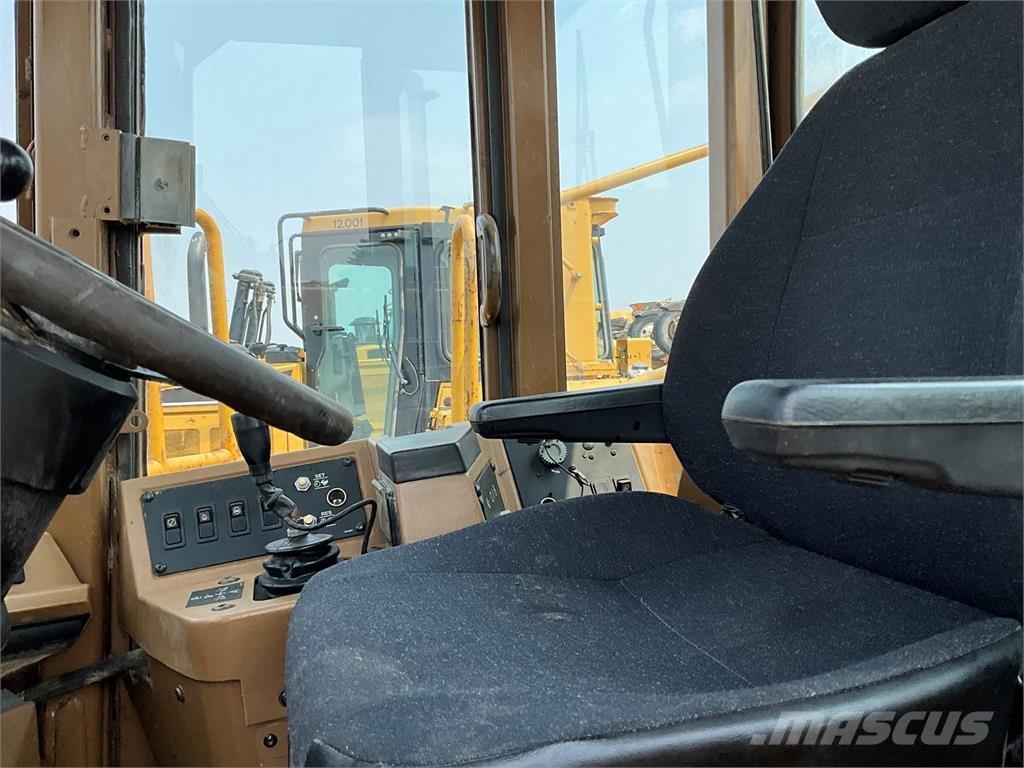 CAT 815F Tiivistyskoneet