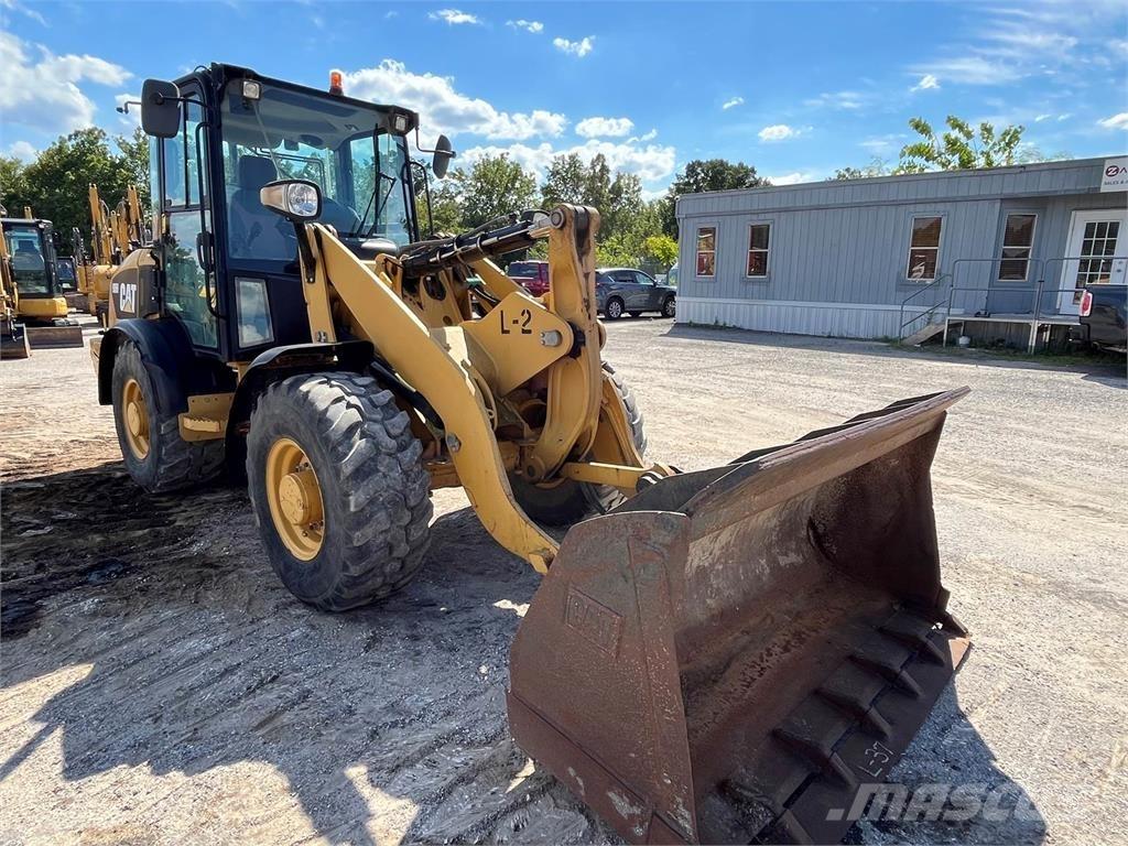 CAT 906 Pyöräkuormaajat
