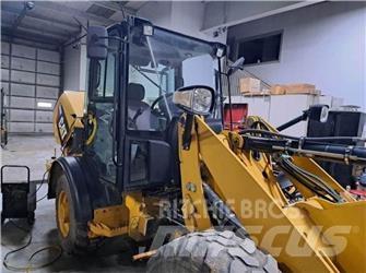 CAT 906H Pyöräkuormaajat