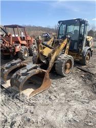 CAT 906H2 Pyöräkuormaajat