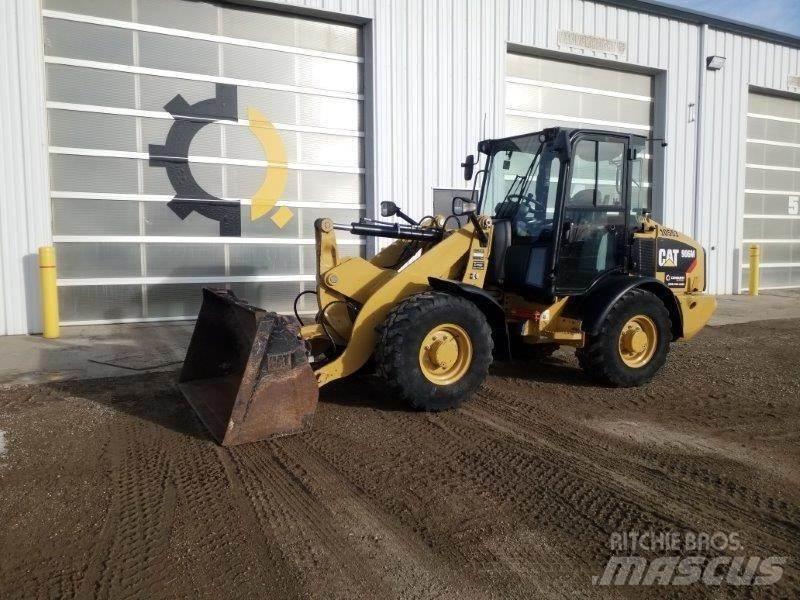 CAT 906M Pyöräkuormaajat