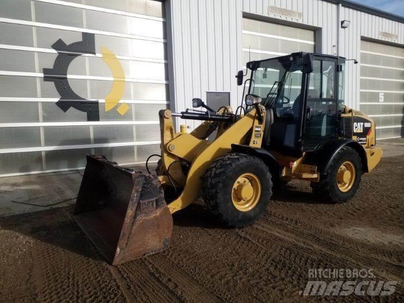CAT 906M Pyöräkuormaajat