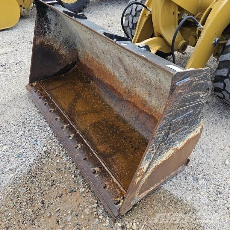 CAT 906M Pyöräkuormaajat