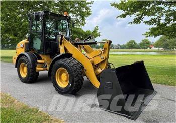 CAT 908M Pyöräkuormaajat