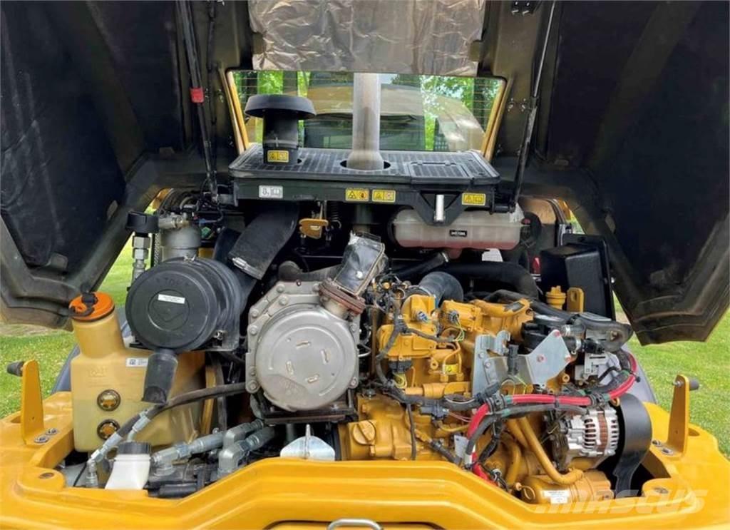 CAT 908M Pyöräkuormaajat