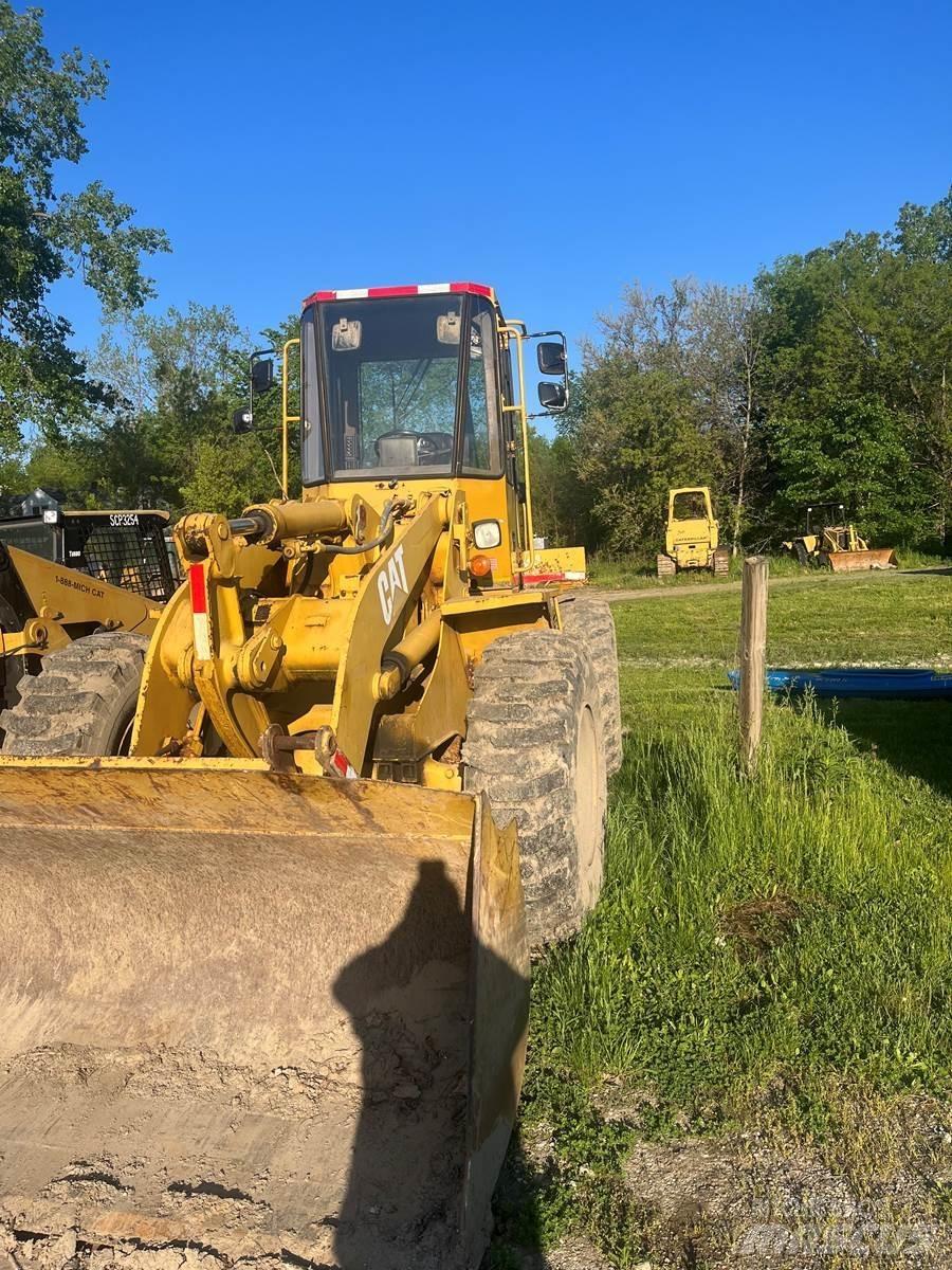CAT 916 Pyöräkuormaajat