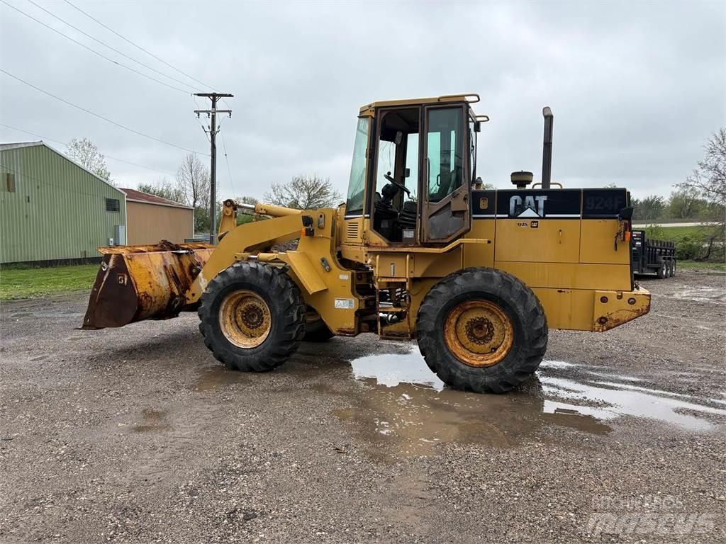 CAT 924F Pyöräkuormaajat