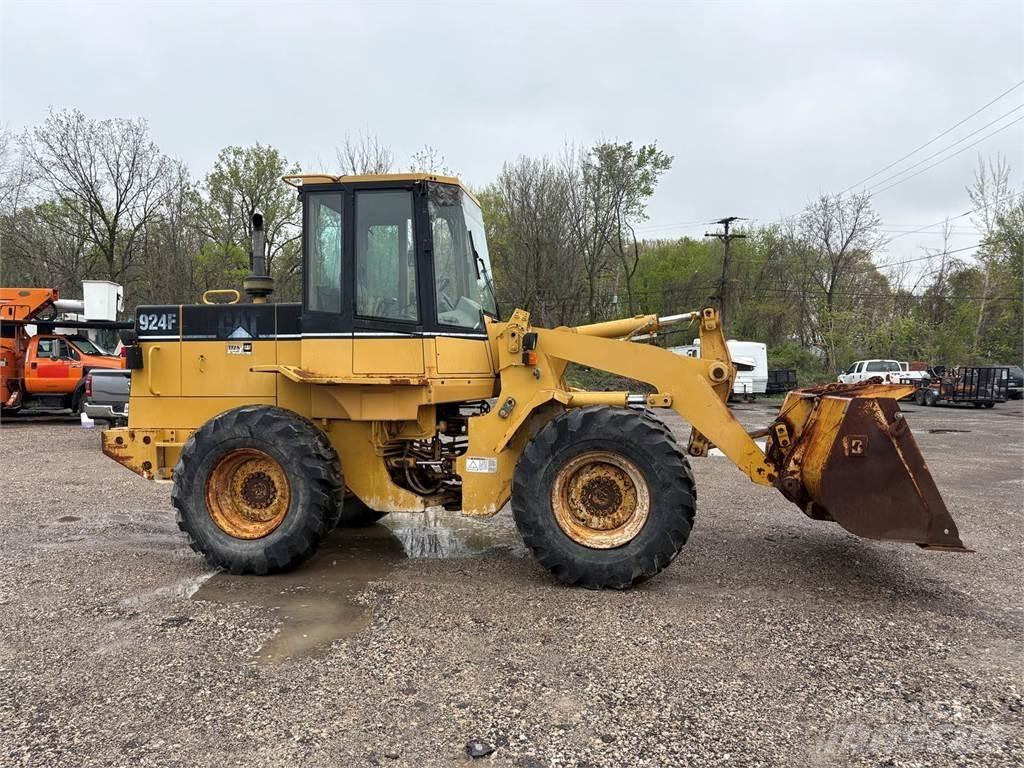 CAT 924F Pyöräkuormaajat