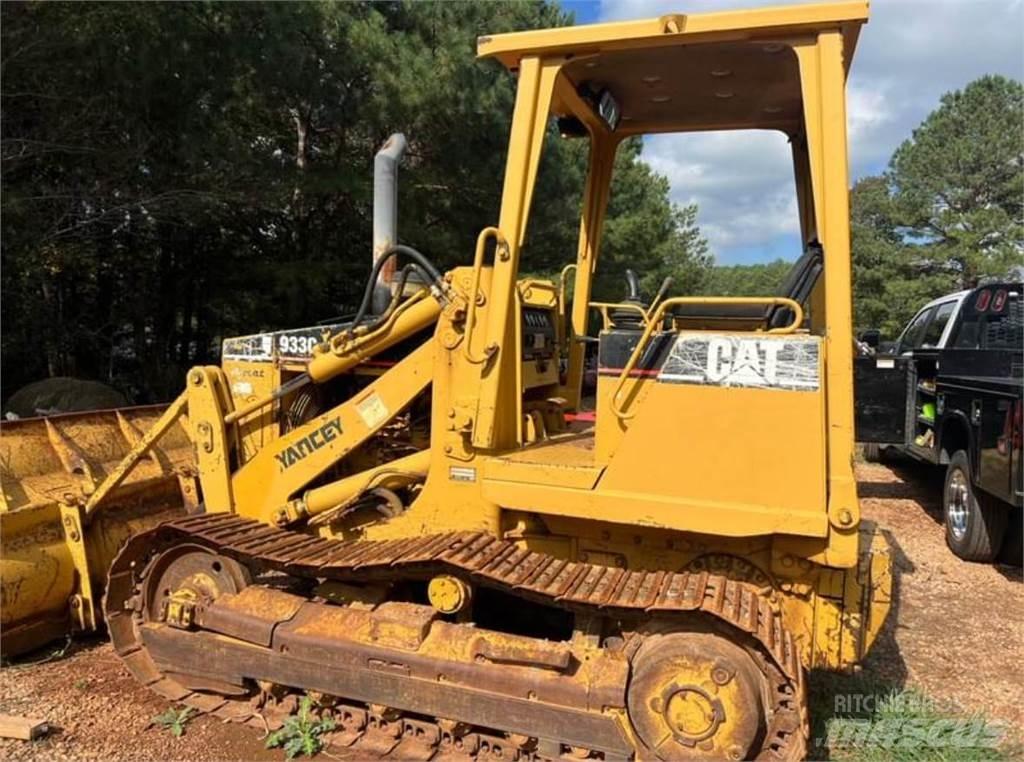 CAT 933C Telaketjupuskutraktorit