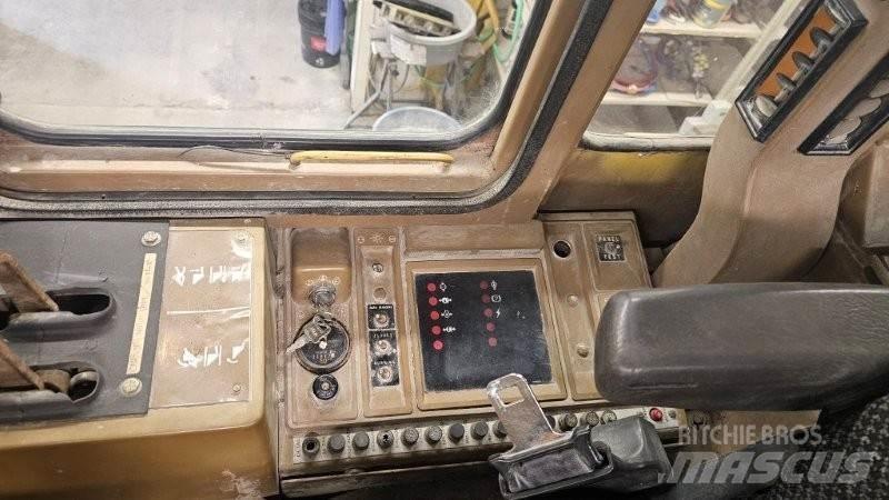 CAT 936F Pyöräkuormaajat