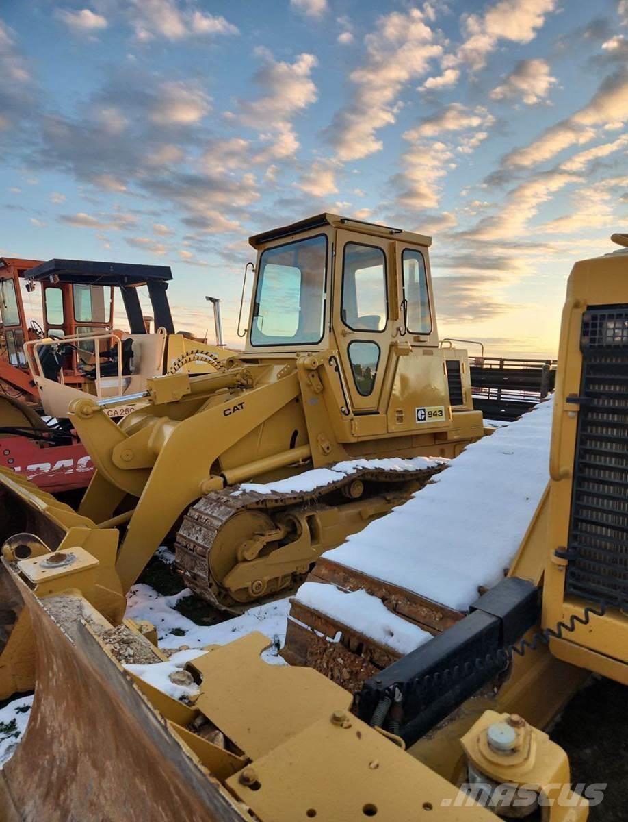 CAT 943 Telakuormaajat
