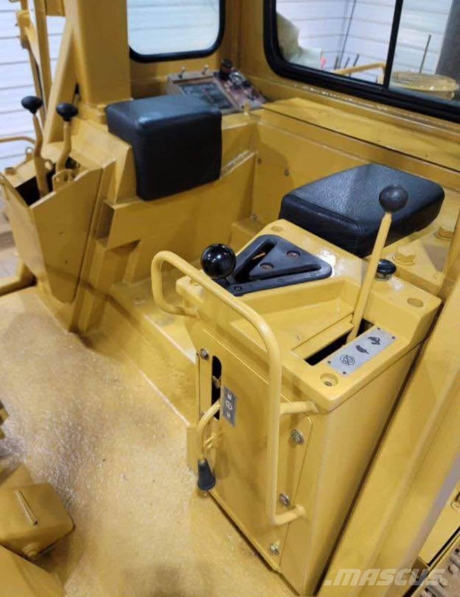 CAT 943 Telakuormaajat