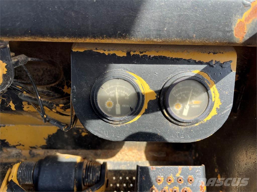 CAT 953 Telakuormaajat