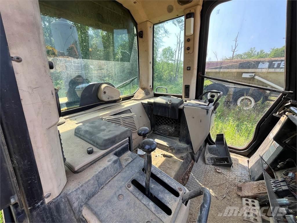 CAT 953C Telakuormaajat