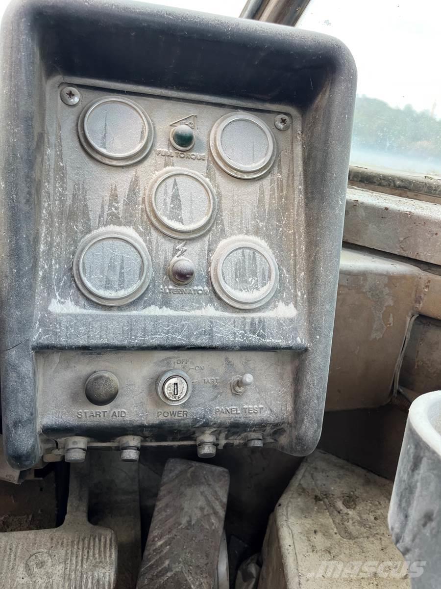 CAT 988B Pyöräkuormaajat