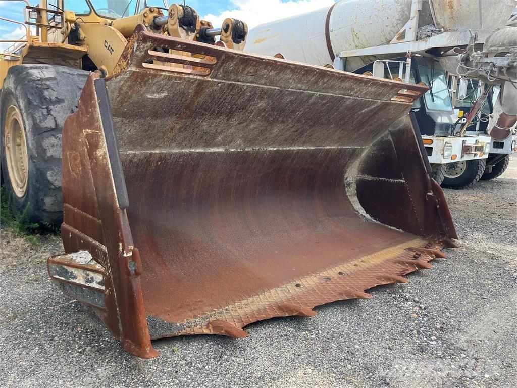 CAT 988B Pyöräkuormaajat