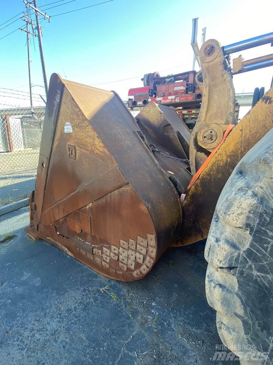 CAT 988F Pyöräkuormaajat