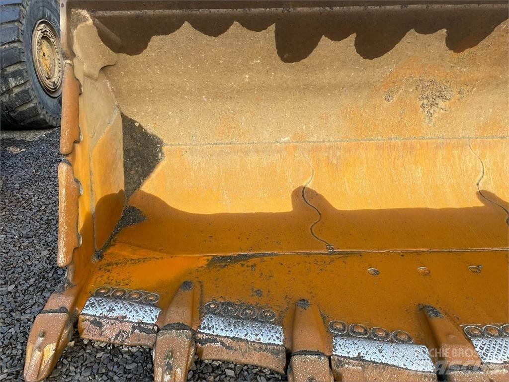 CAT 990 Pyöräkuormaajat
