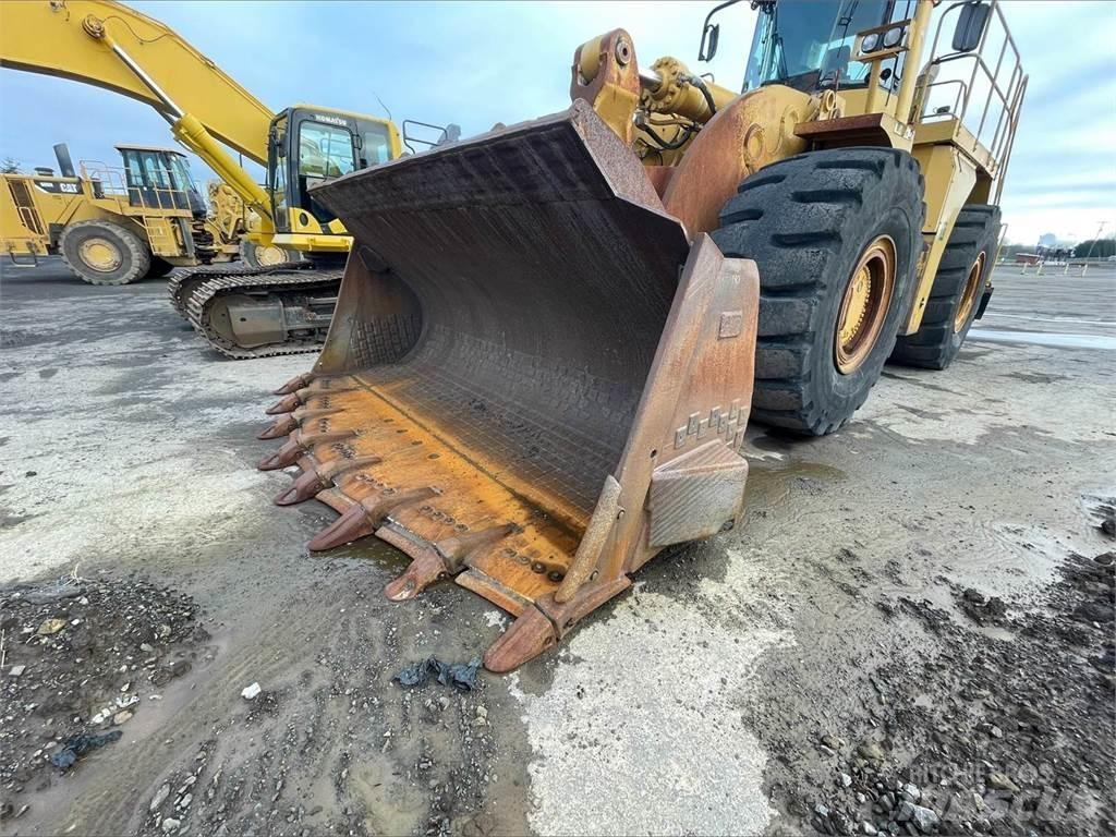CAT 990 Pyöräkuormaajat