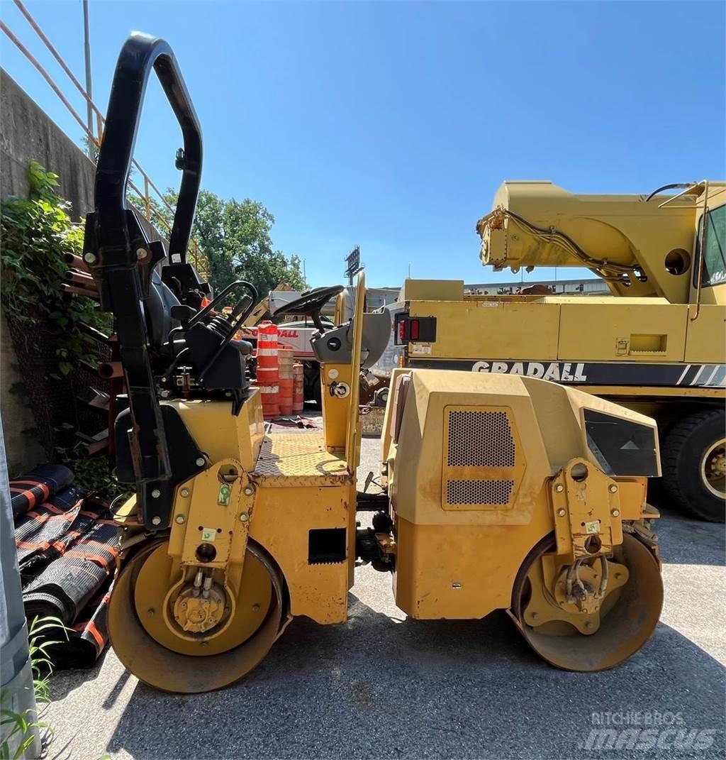 CAT CB22 Yksivalssijyrät