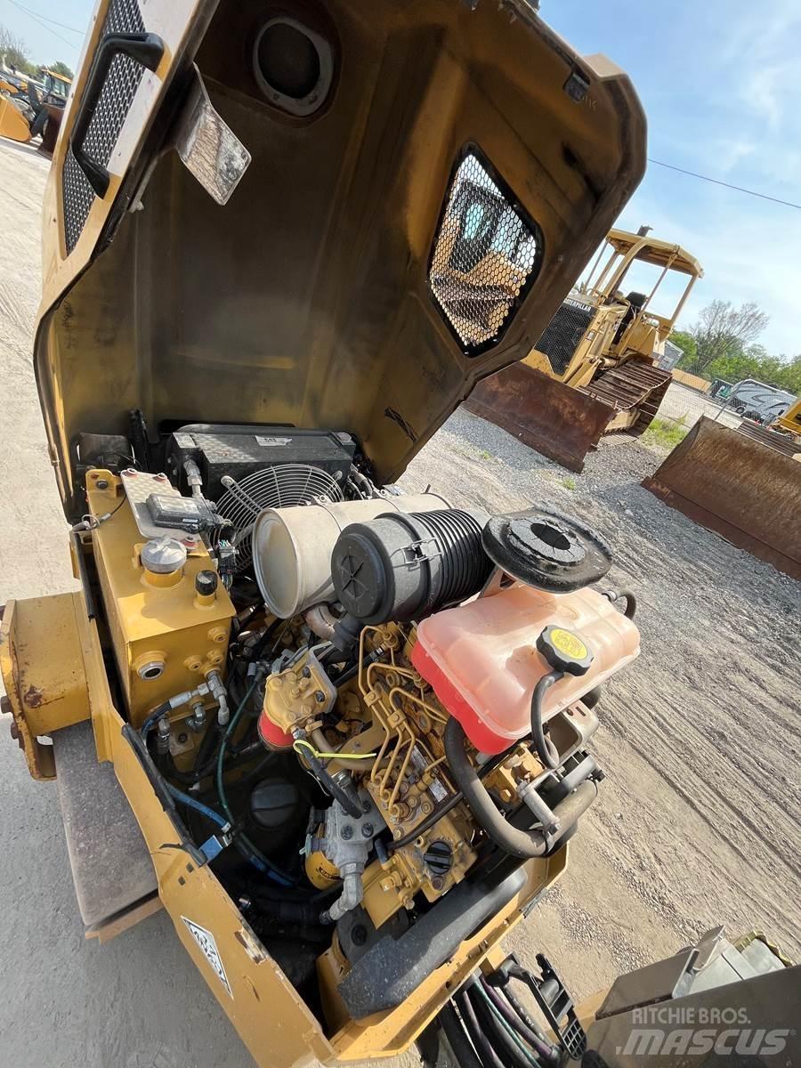 CAT CB24B Yksivalssijyrät