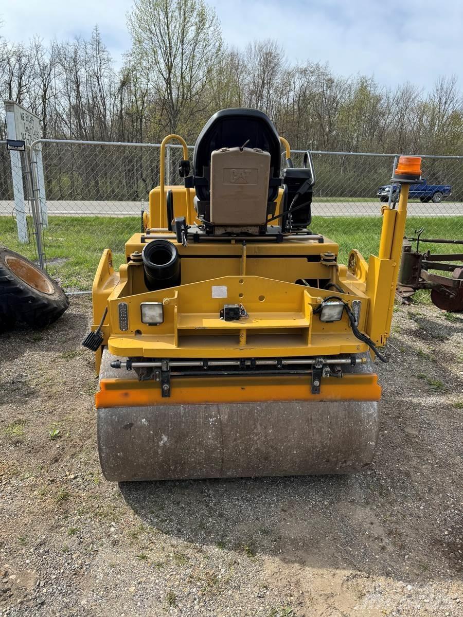 CAT CB34 Asfalttikoneet