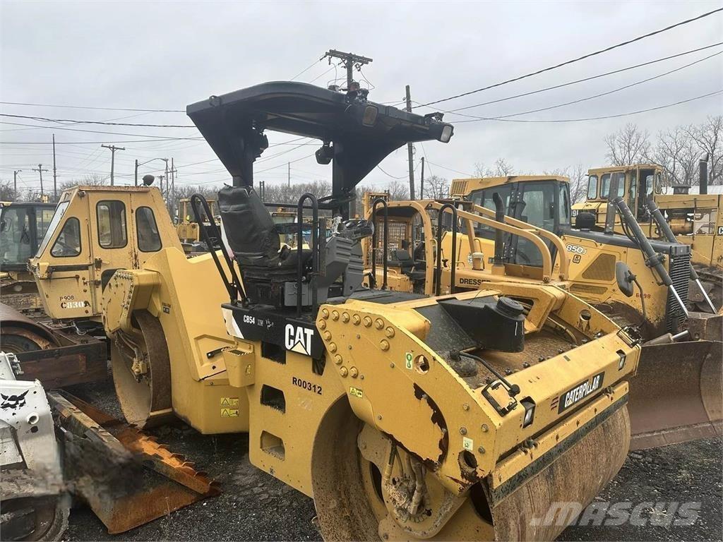 CAT CB54 Yksivalssijyrät