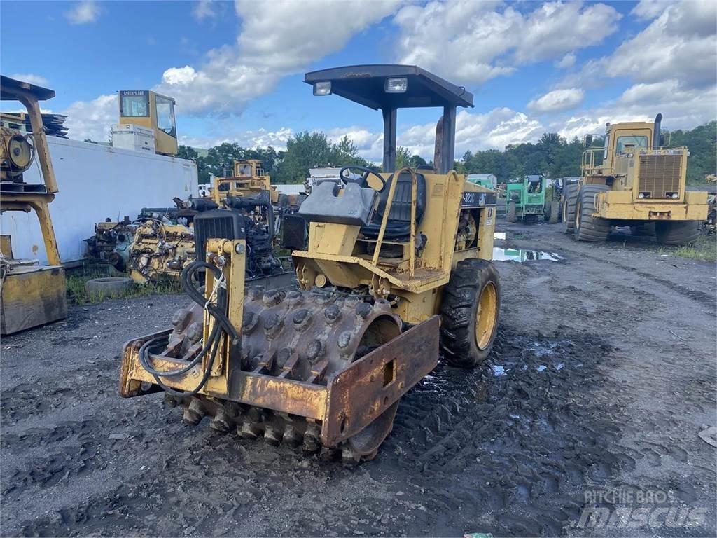 CAT CP323C Tiivistyskoneet